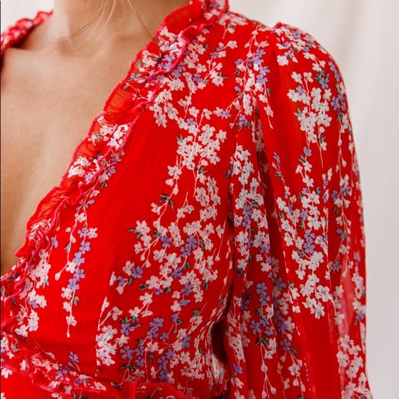 LANEY CUTOUT BACK RUFFLE DETAIL FLORAL DRESS RED New - Picture 9 of 12
